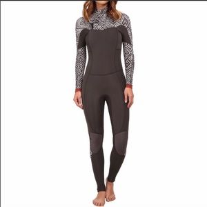 Women’s Bilabong 302 Salty Dayz Chest-zip Wetsuit